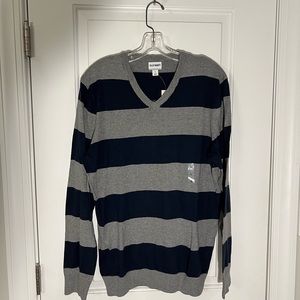 Gray and blue V-neck 100% cotton sweater